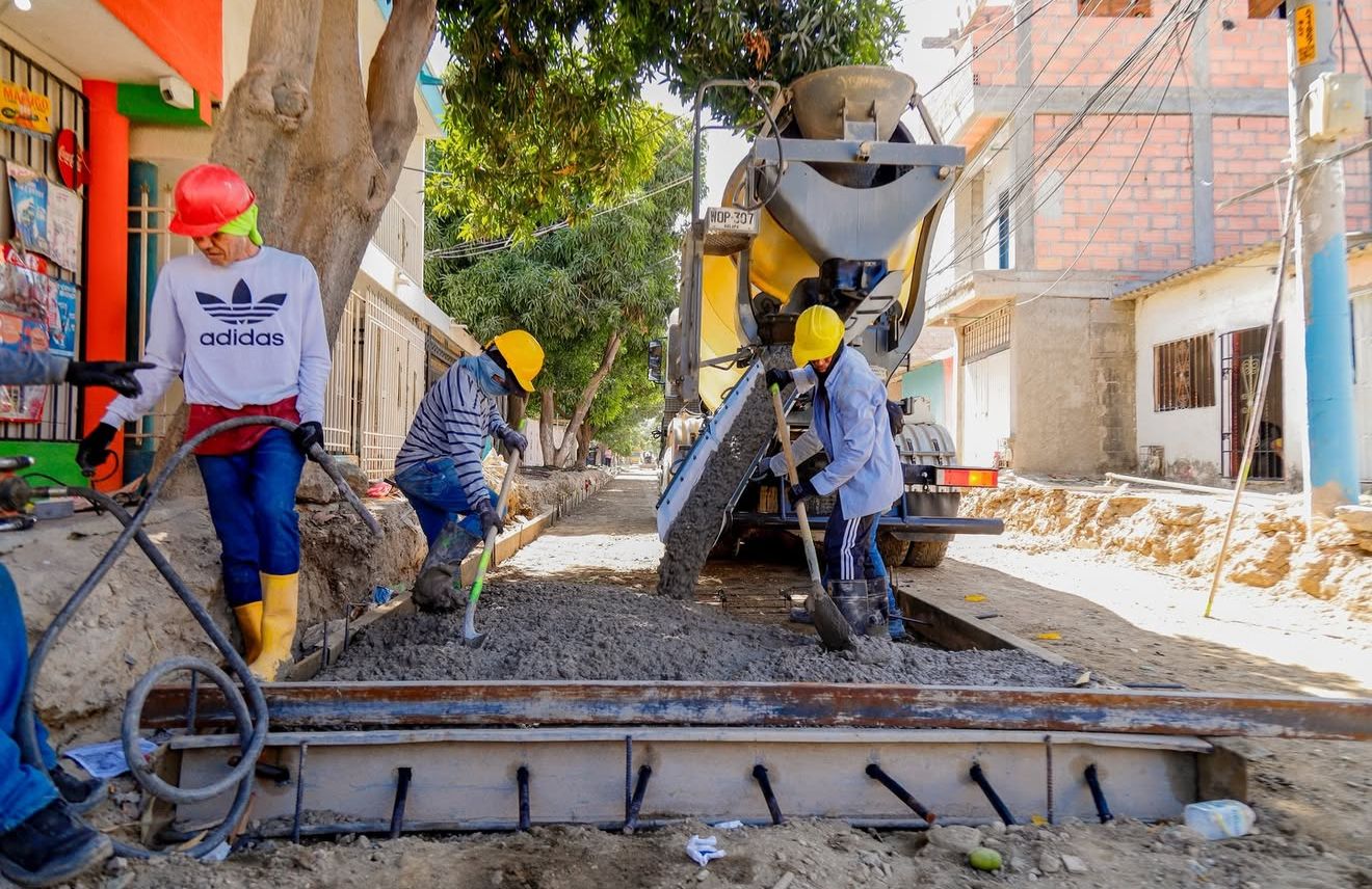 Alcaldía de Carlos Pinedo Cuello avanza en obras del programa “Transformando mi Barrio”