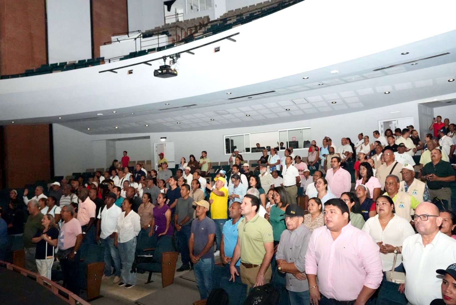 Más de 200 líderes asistieron a socialización para elecciones de Juntas Comunales en Santa Marta