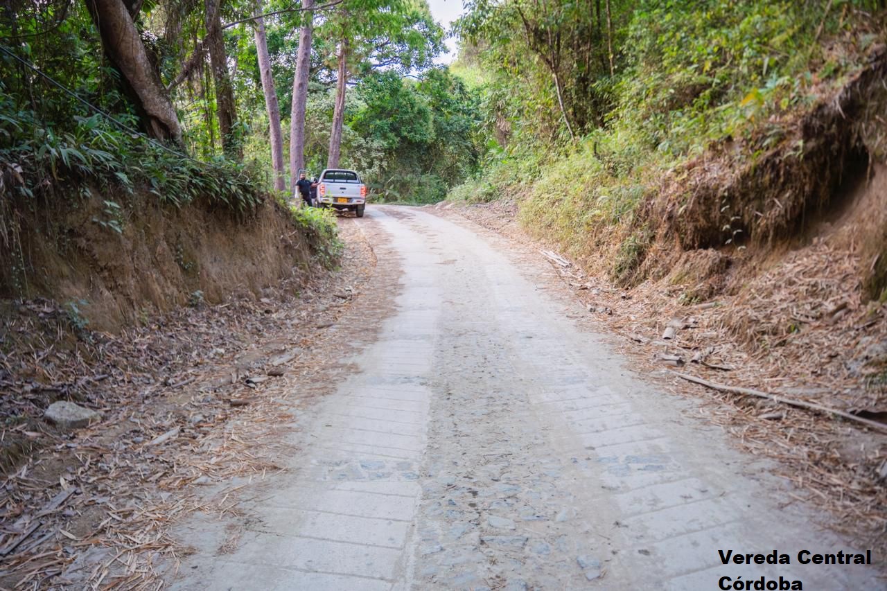 Gobierno de Carlos Pinedo Cuello cumple y entrega Obras Barriales en veredas priorizadas