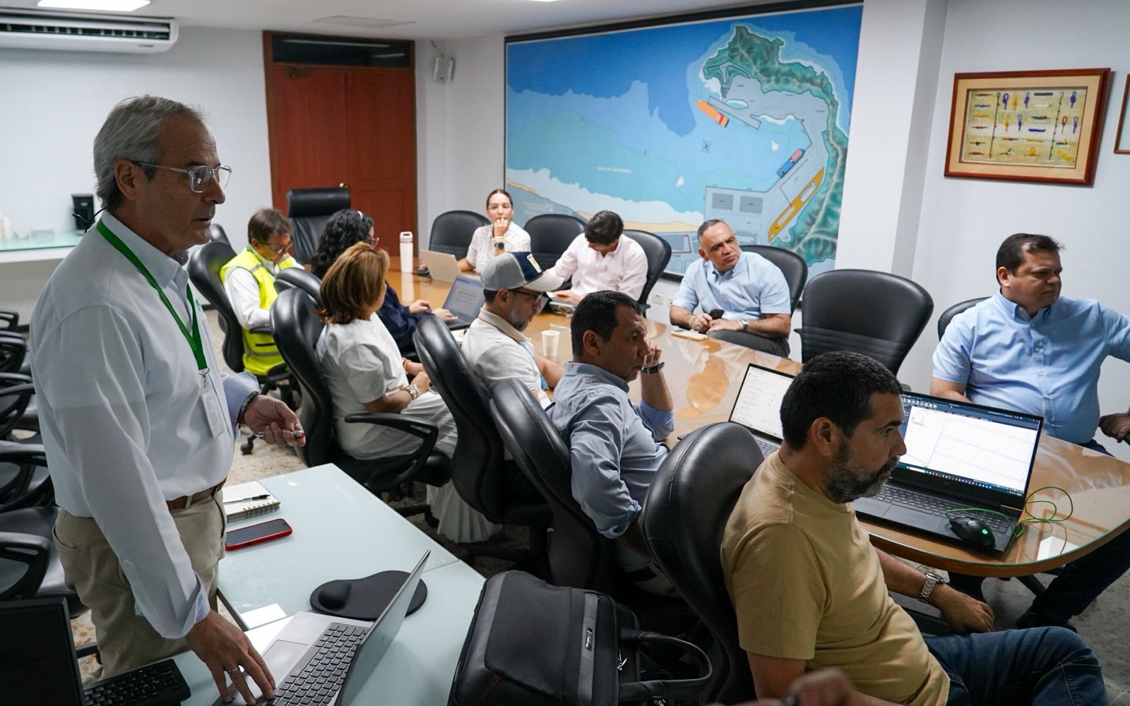 Con presencia del alcalde Carlos Pinedo, administración define ruta para la solución definitiva del colector pluvial de Pescaíto