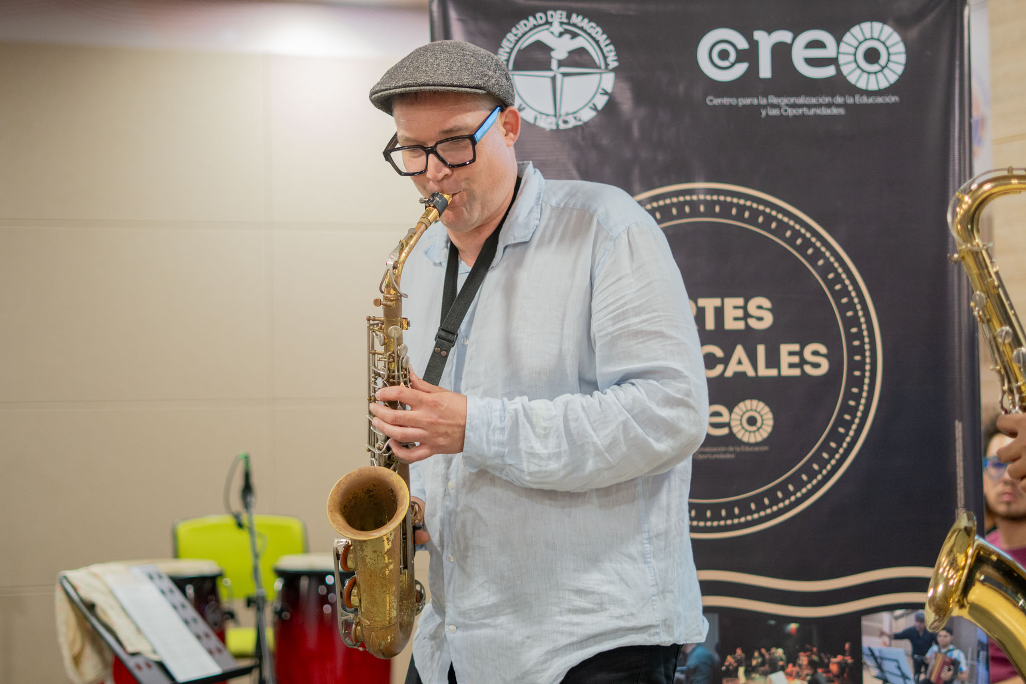 Aires de saxofón inspiran a estudiantes de tecnología en Artes Musicales en master class
