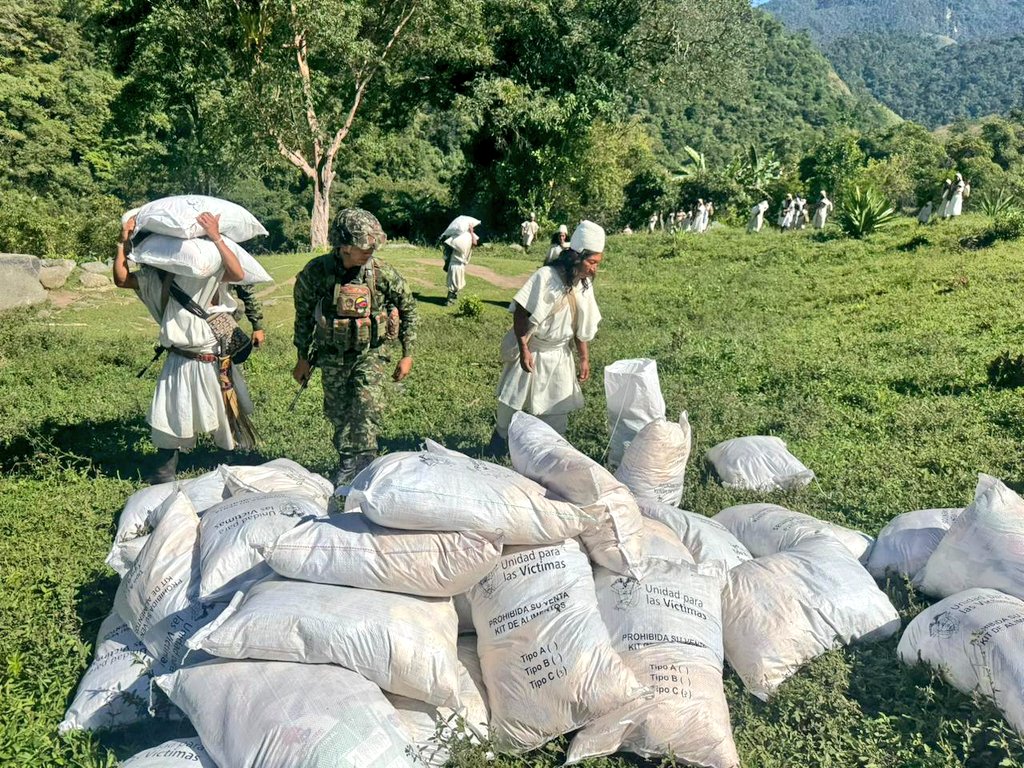 Ejército llevó 15 toneladas de alimentos a comunidad arhuaca en zona rural de Aracataca, Magdalena