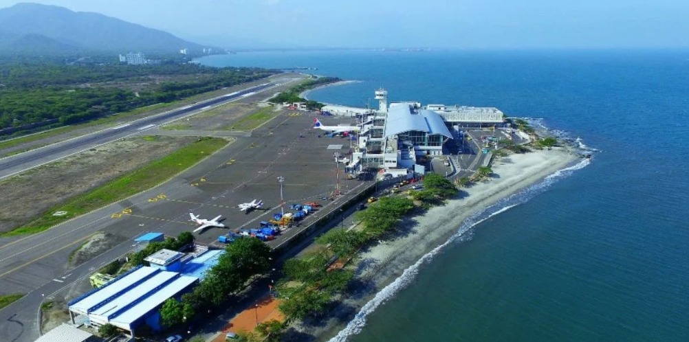 Repentina suspensión de un vuelo Santa Marta Medellín, causa traumas a turistas y a otros viajeros