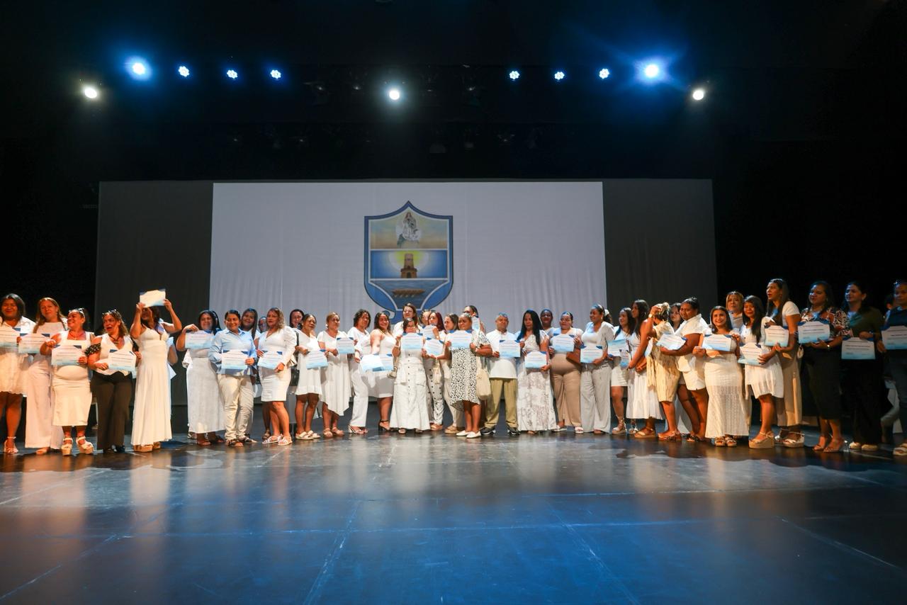 "Nunca han sido solo cifras, son parte de nosotros”: Alcaldía en encuentro del Día de la Memoria y la Solidaridad con las Víctimas