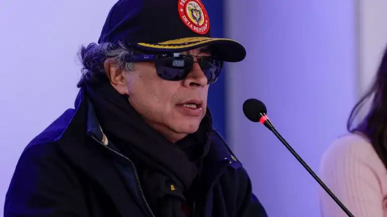 Juez sanciona a Gustavo Petro por desacatar tutela que le ordenaba retractarse de acusaciones contra gerente de EPS