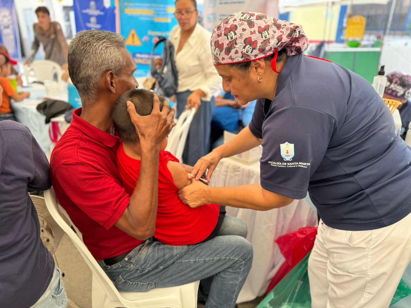 ¡Así avanzan las jornadas! Alcaldía ha vacunado a más de 890 menores de edad contra el dengue en Santa Marta