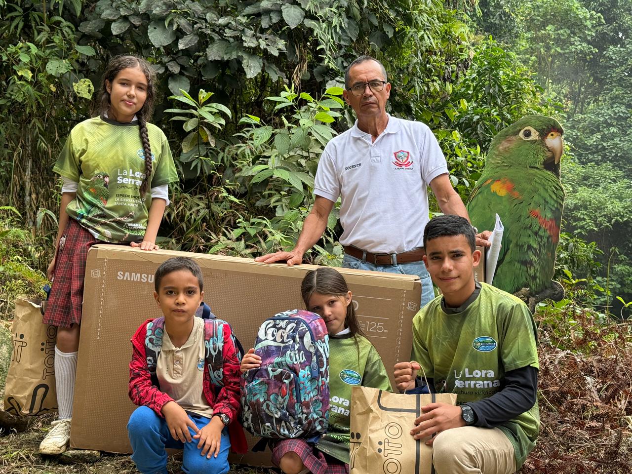 Niños y niñas de Siberia y San Javier ganan el concurso "Còmics con Alas: Las Aventuras de La Lora Serrana" im