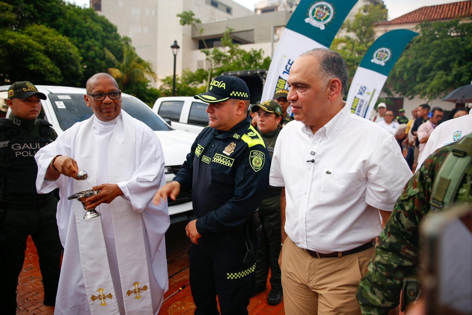 Alcalde Pinedo expresa respaldo total al comandante de la Policía Metropolitana de Santa Marta