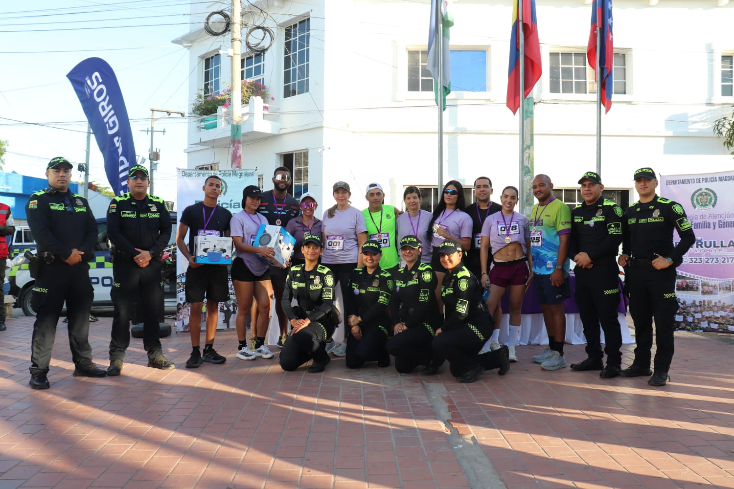 Policías, realizaron la carrera 5K por la dignidad de la mujer en  Fundación Magdalena