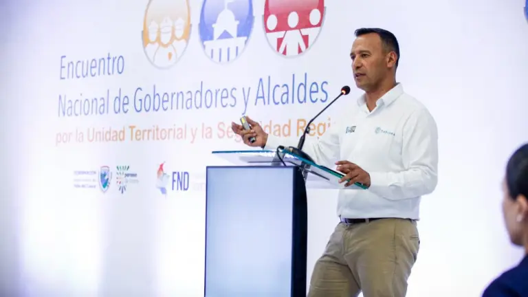 MinDefensa ofrece 200 millones de recompensa por responsables de carro bomba en Suárez, Cauca