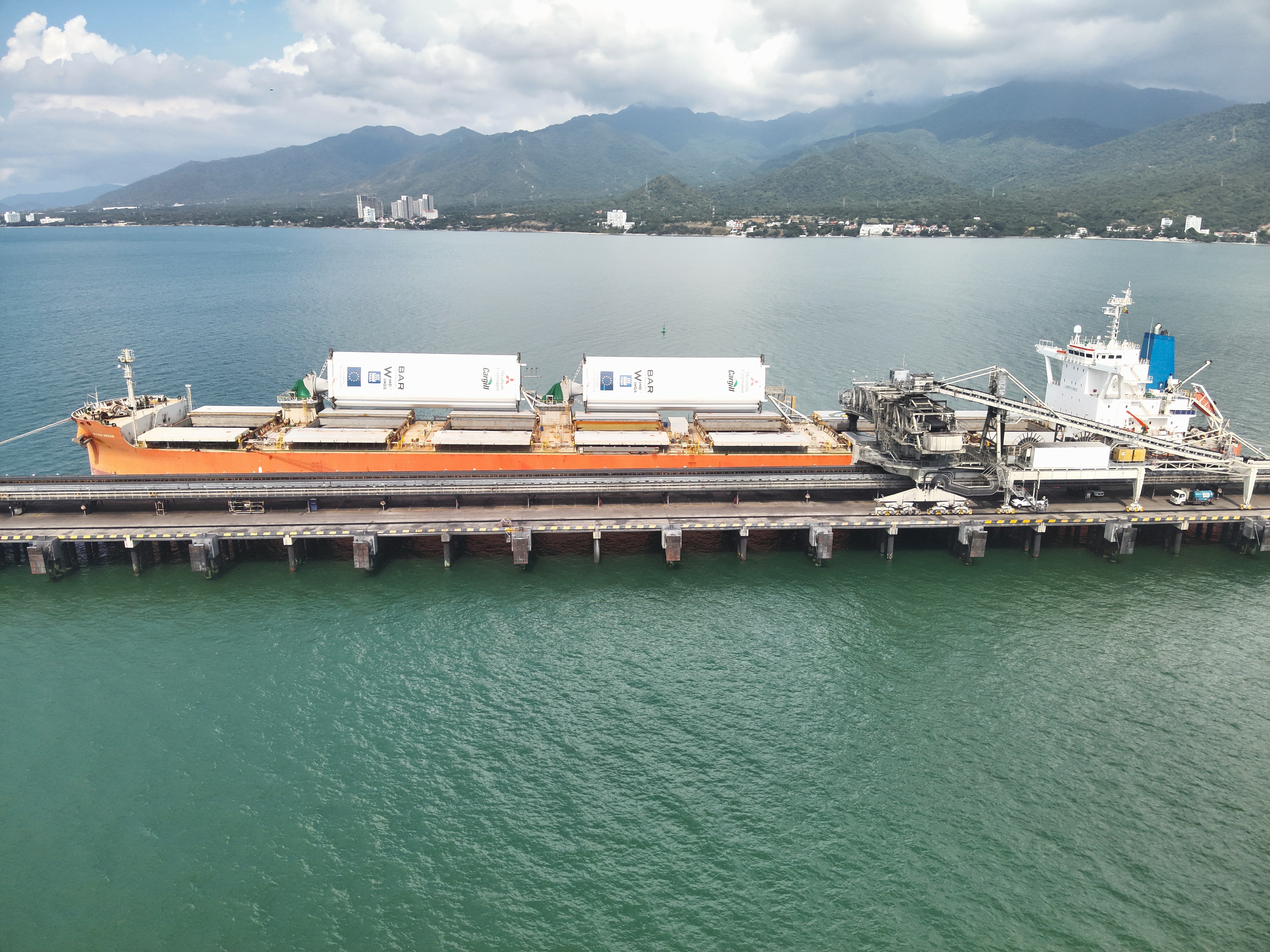 Puerto Drummond refuerza su compromiso con la sostenibilidad marítima con el cargue de buque equipado con propulsión asistida por viento