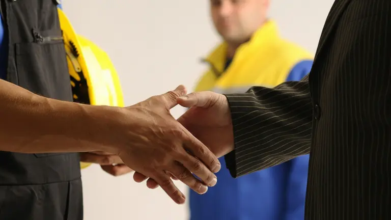 A semanas de navidad, Gobierno alista decreto que limita contratación por temporales