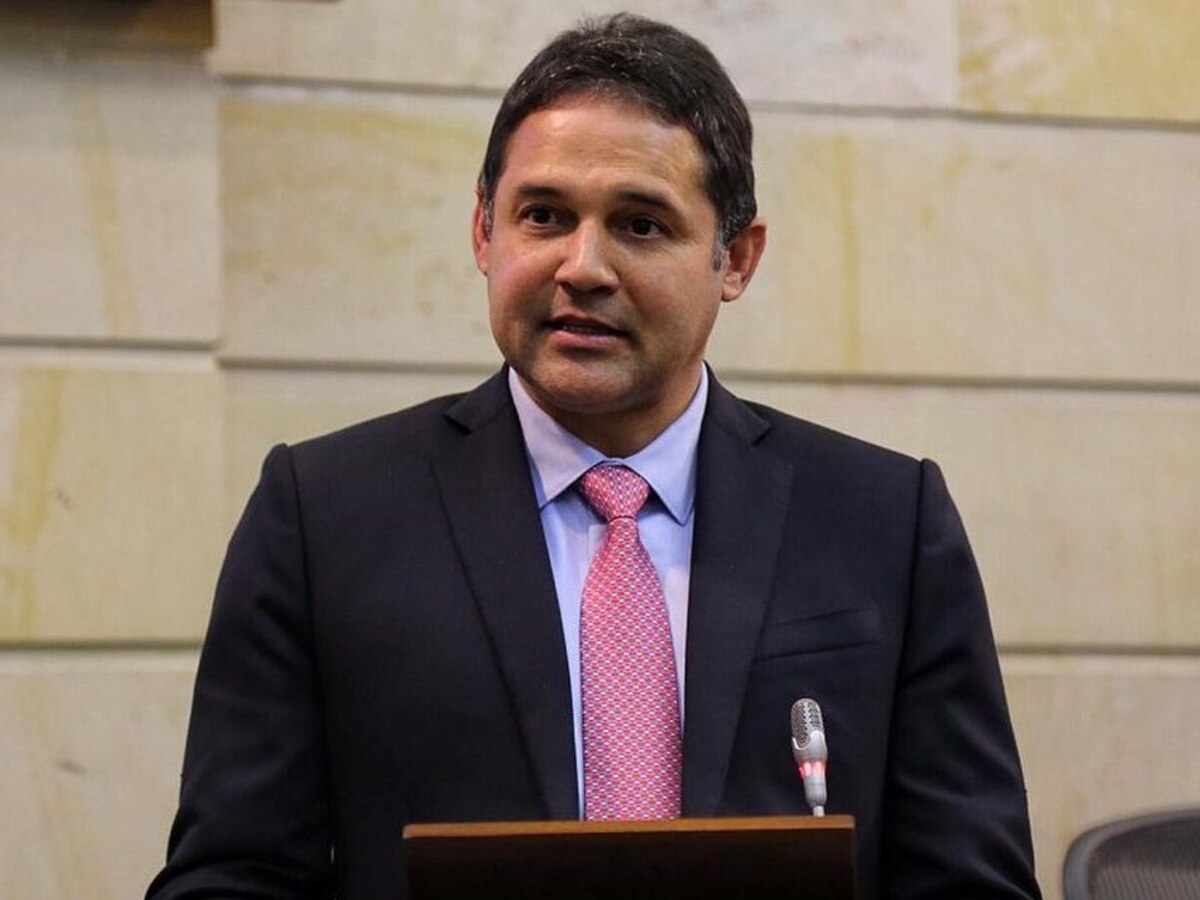 El senador Honorio Henríquez vuelve a cuestionarle al ex Presidentes Juan Manuel Santos, su acuerdo de paz con las Farc