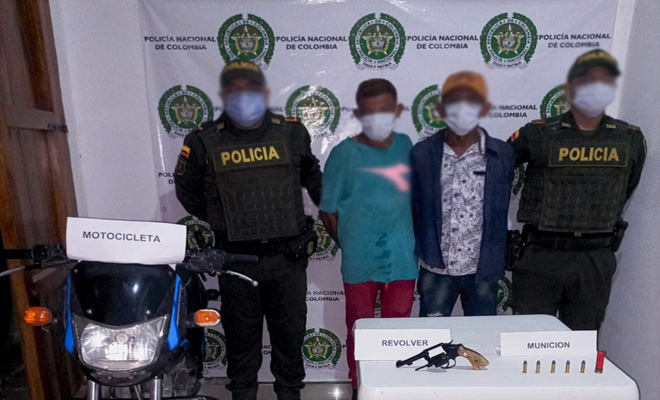 Policía Departamental captura a dos sujetos cuando transportaban explosivos en el municipio de San Zenón.