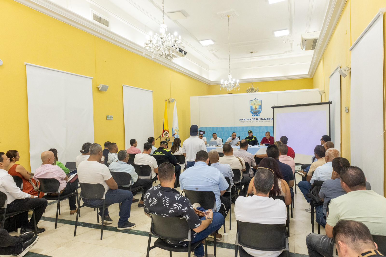 Alcalde Pinedo logró acuerdo con transportadores y taxistas: no habrá paro en Santa Marta