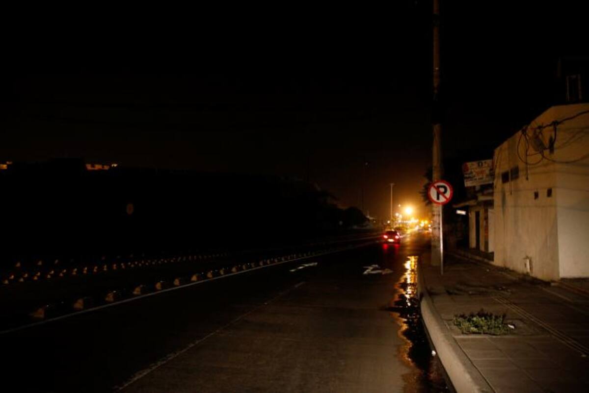 La urbanización Taminaka vive el miedo y el terror de la oscuridad, por falta de alumbrado público desde hace más de un mes