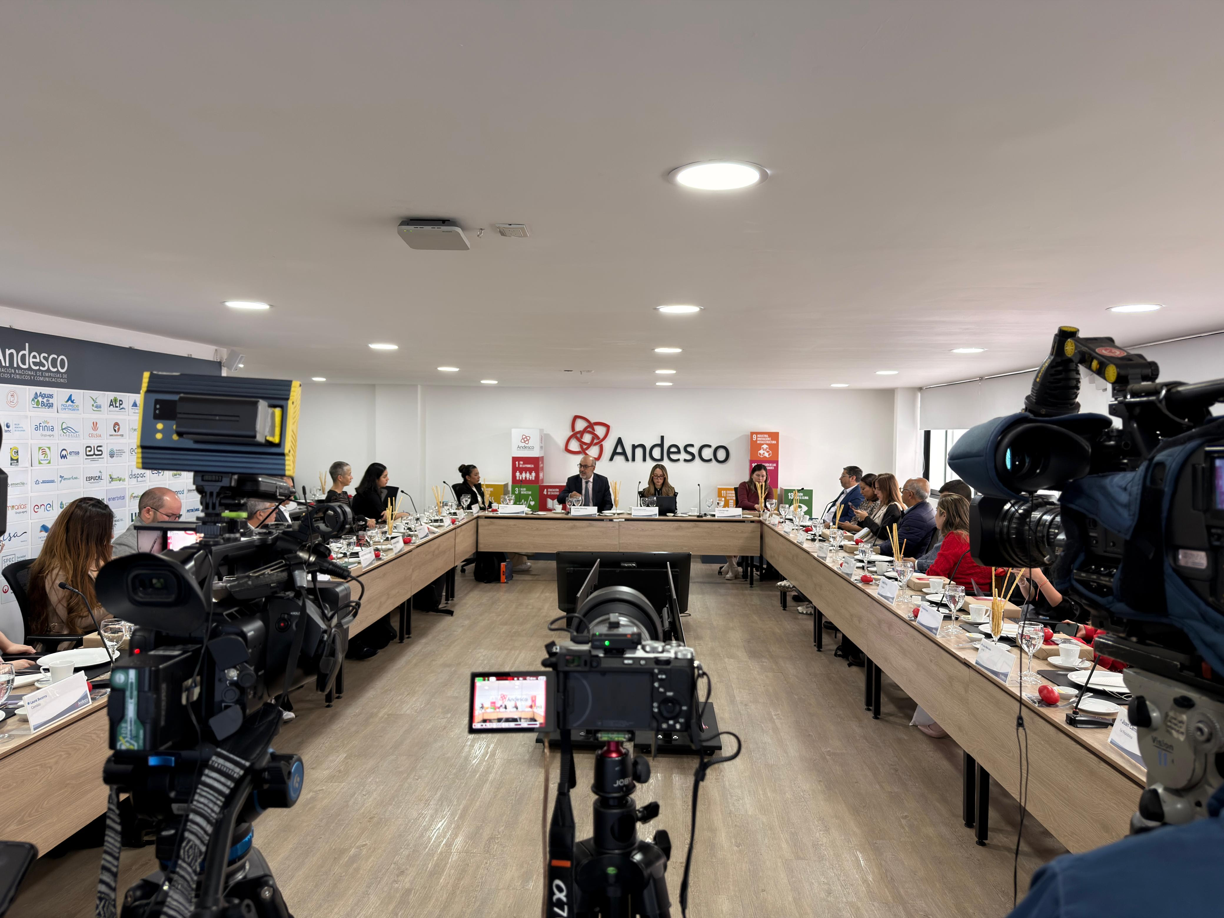 Balance 2025: Andesco destaca avances estratégicos y retos clave para los servicios públicos, TIC, TV y sostenibilidad en Colombia