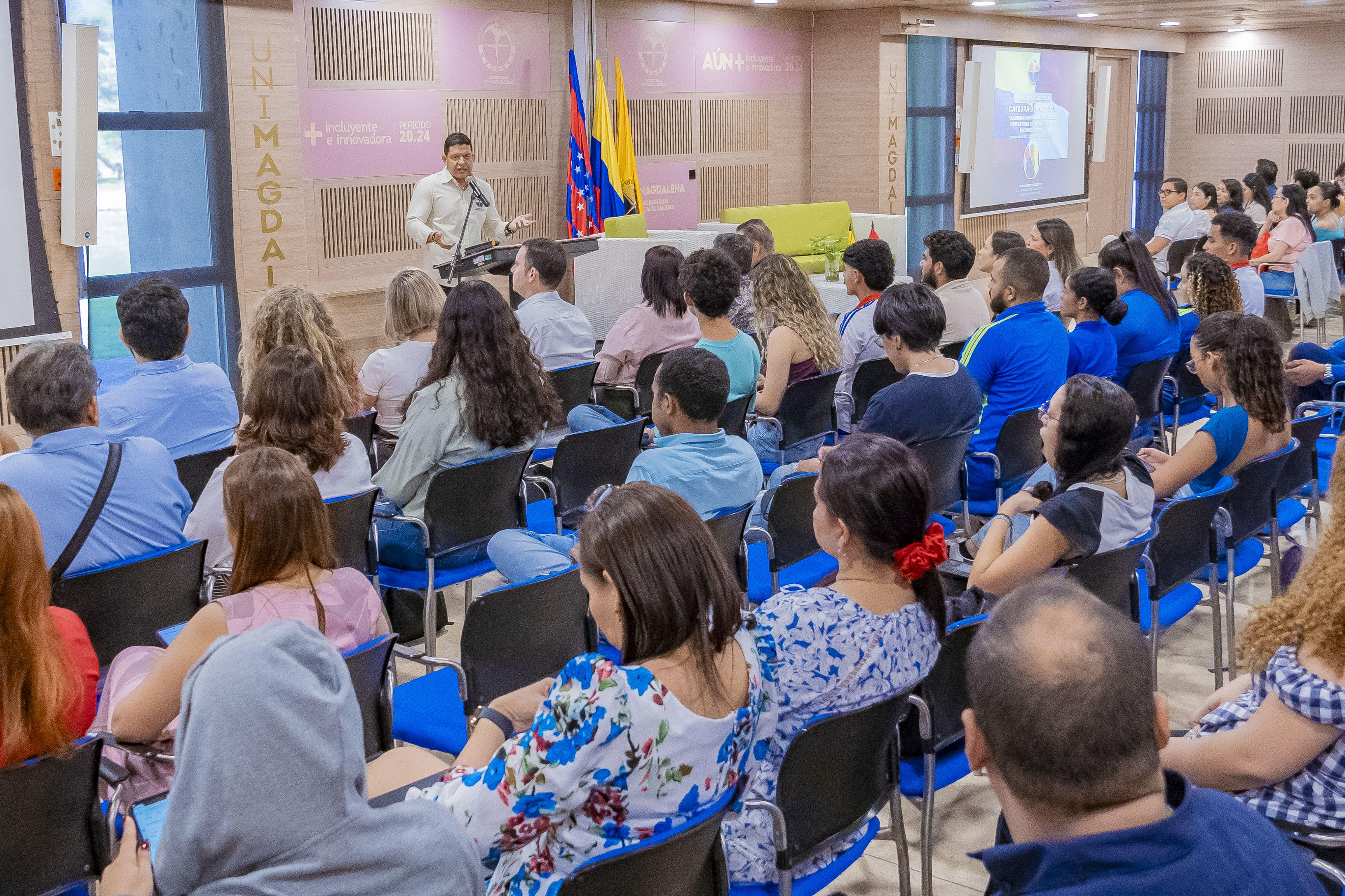 Unimagdalena cerró la Cátedra de Paz 2025 con diálogo internacional sobre Colombia e Indonesia