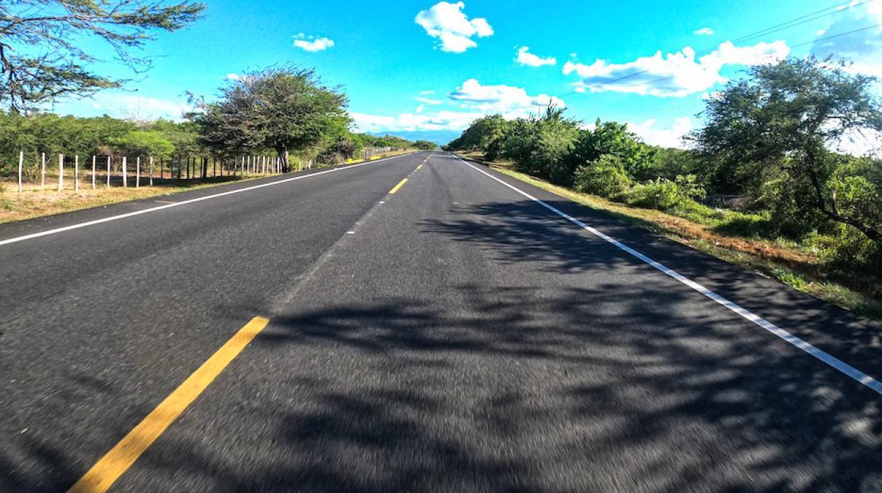 Traumas al transporte de carga y de pasajeros entre Magdalena y La Guajira, causa una falsa alarma de explosivos en la vía