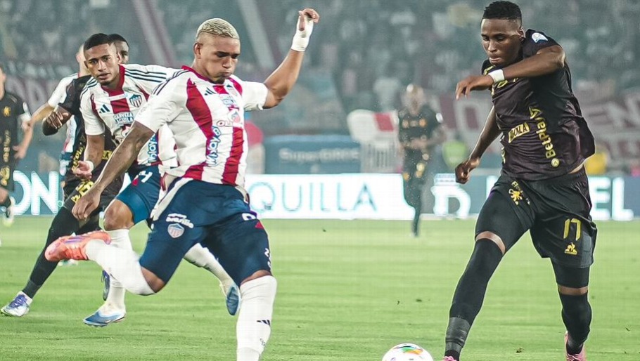 Junior remontó, venció y eliminó a América para quedar muy cerca de la final por el Grupo A