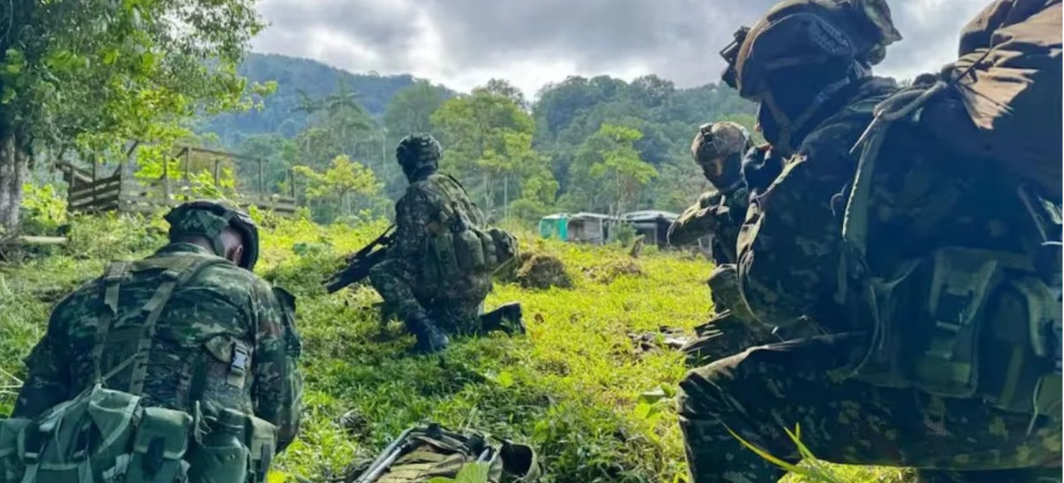 Enfrentamiento entre tropas del ejército e integrantes de una organización ilegal deja un soldado gravemente herido en el municipio, Zona Bananera