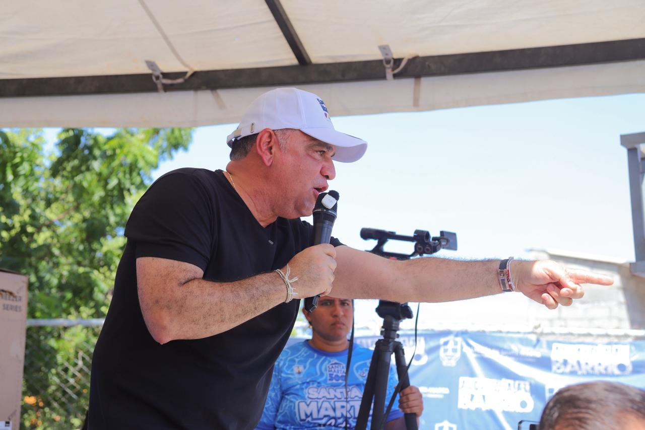 Sigue la transformación deportiva de Santa Marta: Alcalde Pinedo anuncia remodelación de cancha de Pastrana