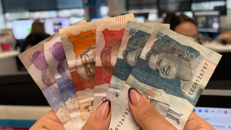 ¿Aumento del salario mínimo será por decreto? Estas son las posturas de Acopi y la CUT