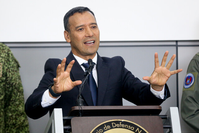 El Ministro de la Defensa, Pedro Sánchez, atiende inquietudes de los samarios respecto al narcotráfico y seguridad nacional