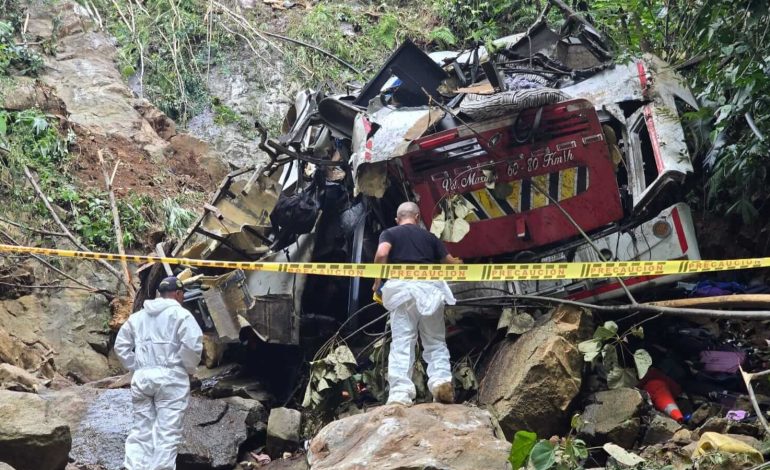 "Yo sentí los gritos y ya ahí no recuerdo nada": sobreviviente del accidente vial en Antioquia
