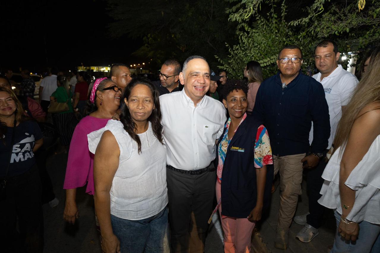 Alcalde Carlos Pinedo Cuello expone avances en infraestructura, saneamiento básico e inversiones en Santa Marta