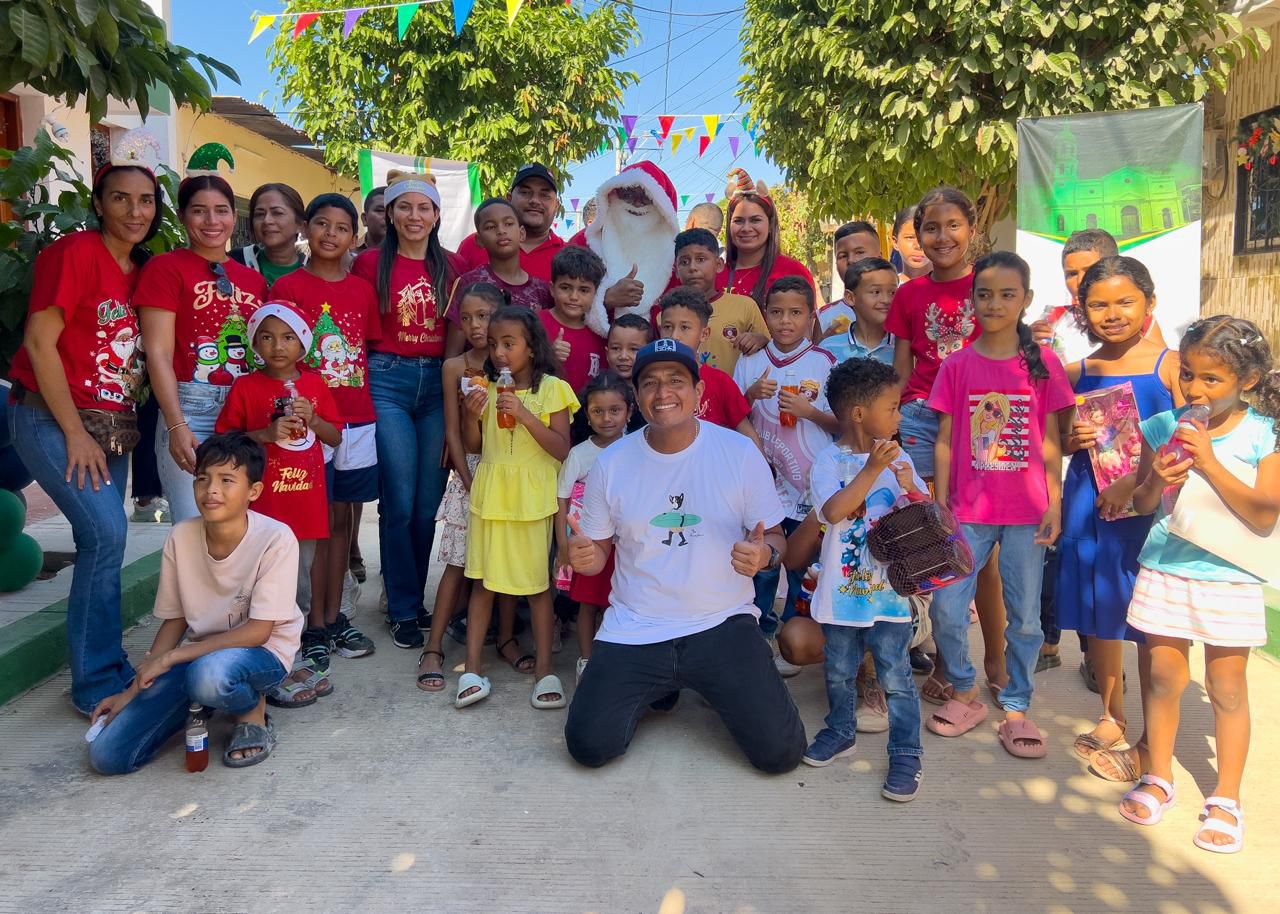 ALCALDE RONALD FLÓREZ INAUGURA OBRAS DE PAVIMENTACIÓN EN EL BARRIO 24 DE DICIEMBRE