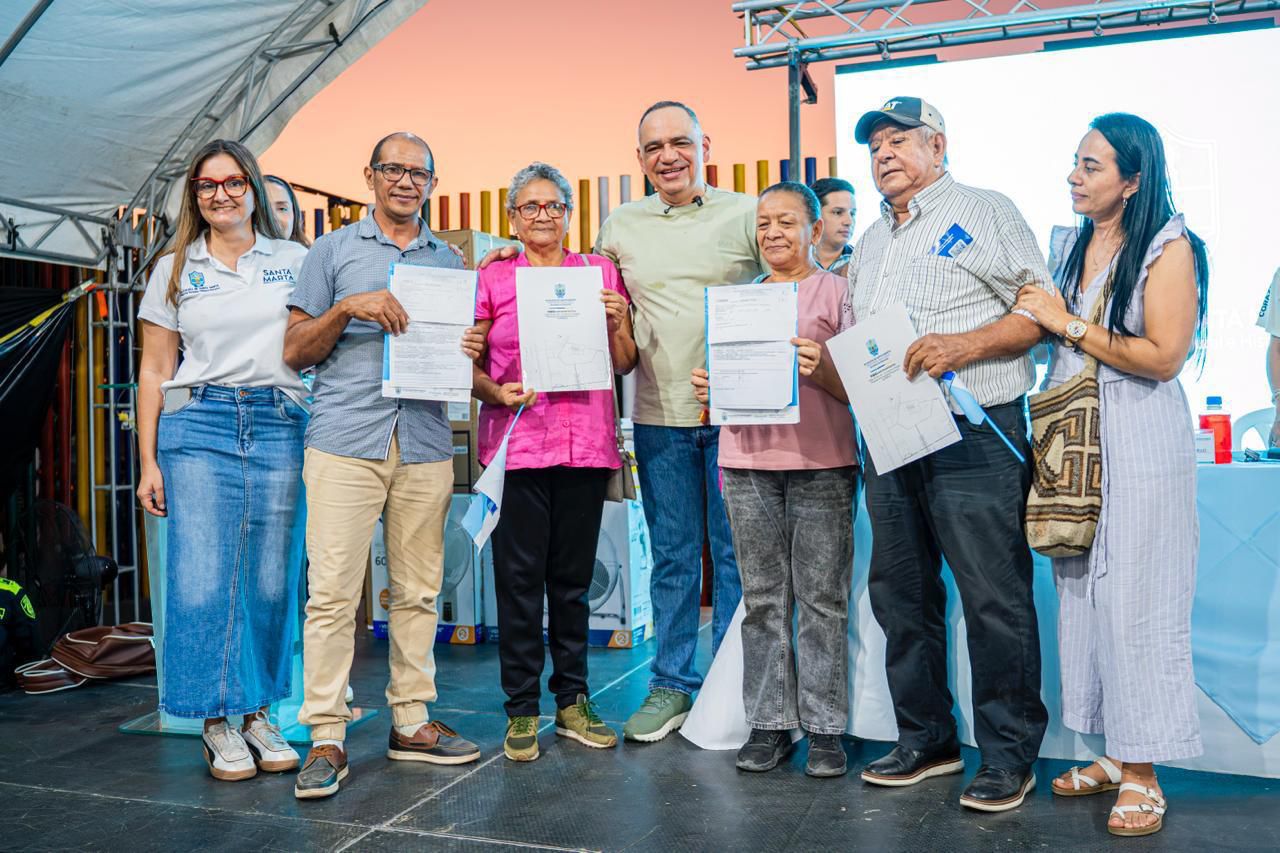 Alcalde Carlos Pinedo cerró el 2025 mucho más cerca las comunidades a través de la Alcaldía al Barrio