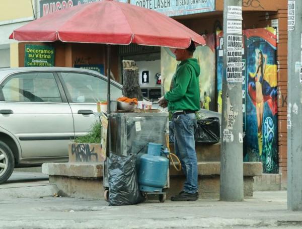 Ante la situación se advierte que son muchos los negocios que tienen expuestos cilindros de gas, en el corredor hacia la Universidad del Magdalena
