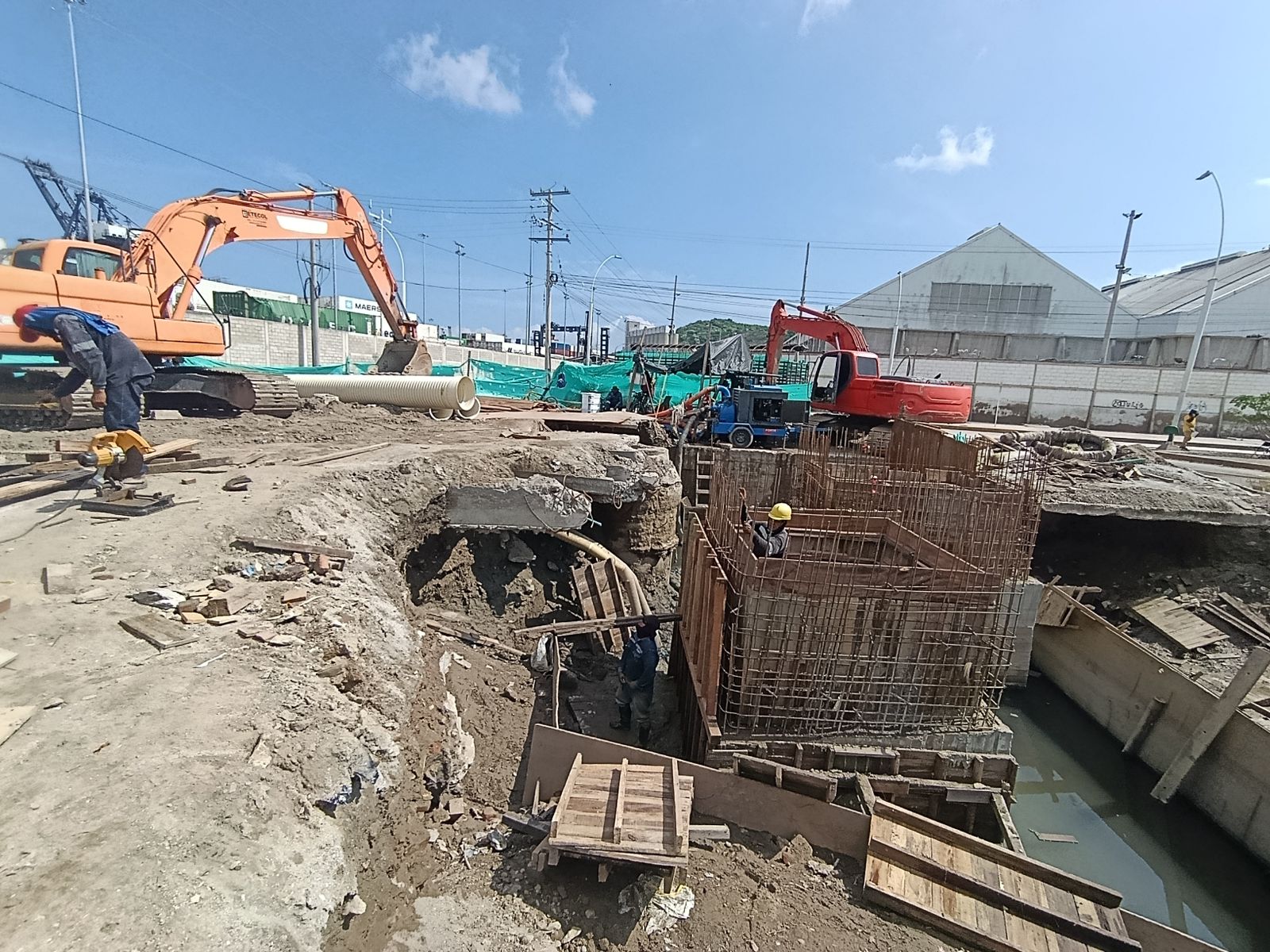 ¡Alcalde Carlos Pinedo, cumple! Así avanza construcción de colectores sanitarios Bellavista y Pescaíto