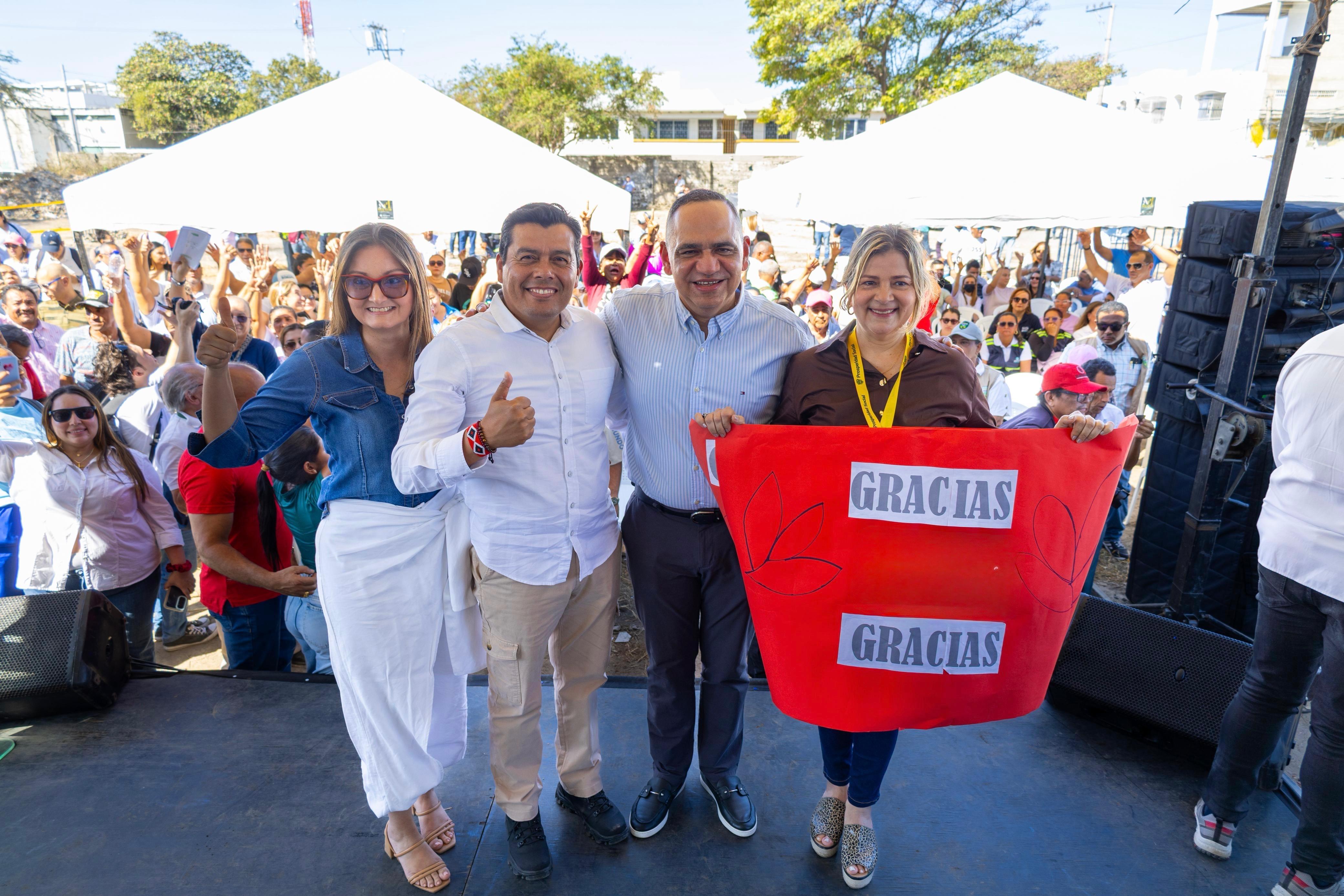 Gobierno de Carlos Pinedo Cuello entrega lote para construcción de Punto de Abastecimiento Solidario en el sector del Mercado Público