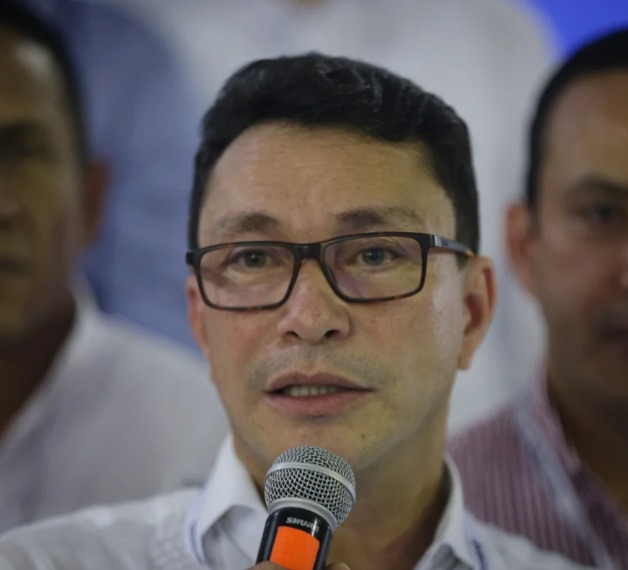 Más mujeres se suman a las denuncias en contra del ex gobernador Caicedo por supuestos abusos sexuales