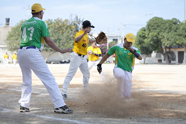 La final del recreacional de sofbol en Mamatoco, está servida para mañana domingo entre las novenas Pequeñas Ligas y Cachorro