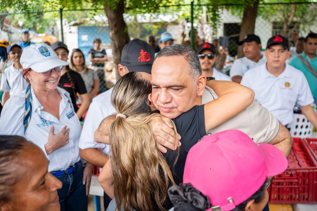 “Gracias por estar pendiente de nosotros”: samarios agradecen gestión del alcalde Pinedo tras emergencia por las lluvias