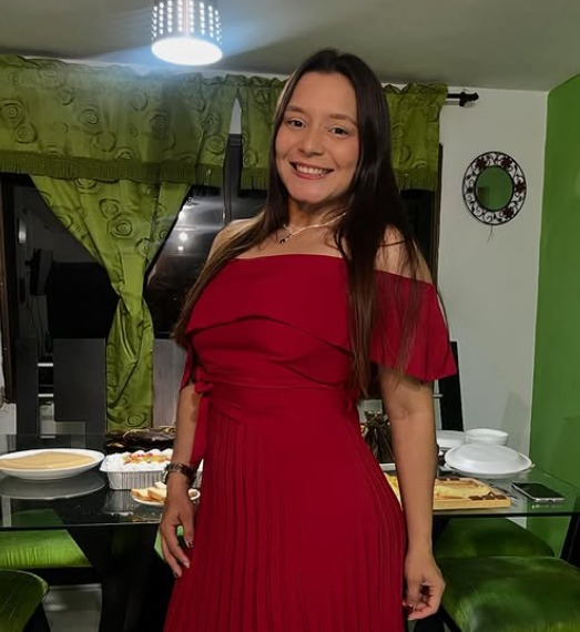 Periodista Helen Lara, fue seguida por delincuentes, que la despojaron de dinero en efectivo y objetos de valor a una cuadra del Cai los Ángeles