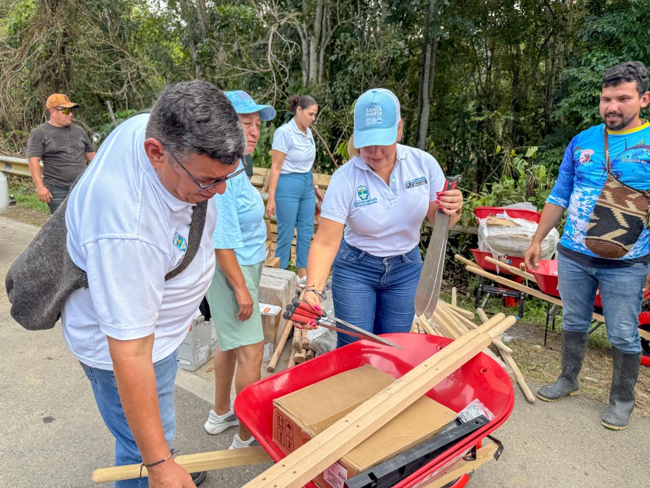 En zonas rurales, familias afectadas por lluvias del frente frío, agradecen acompañamiento del Gobierno Pinedo