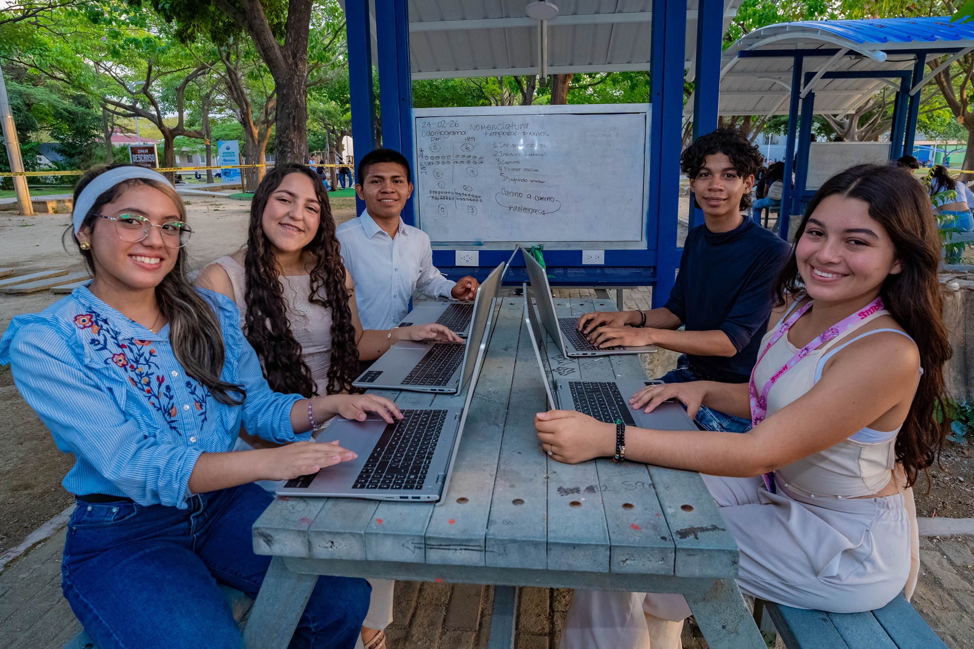 “Recibimos una herramienta que nos ayudará a disputar el futuro con esfuerzo e igualdad”: Estudiantes de UNIMAGDALENA