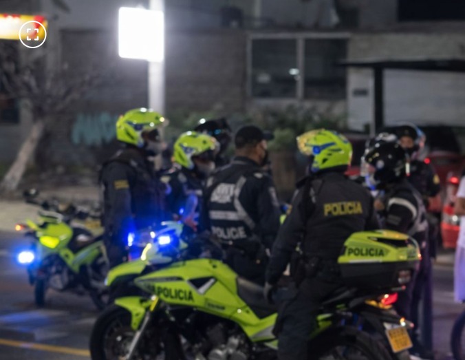 Sicólogo pensionado señala a cinco policías de agresión tras incidente vial en el Rodadero