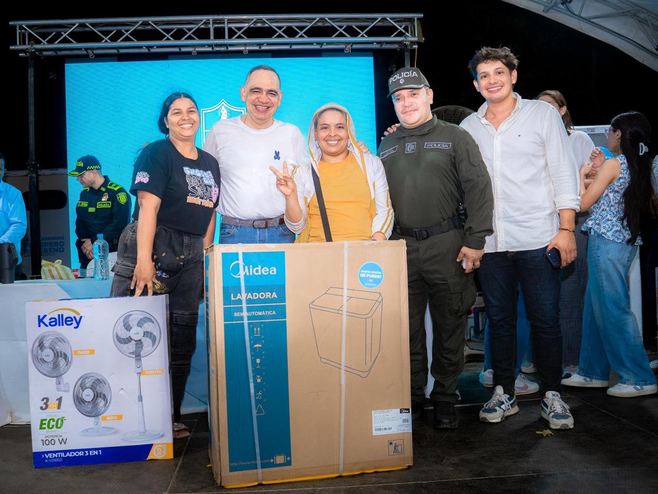 ¡El Gobierno de la Transformación! Así fue la entrega de ayudas, computadores, electrodomésticos y bicicletas, en la jornada Alcaldía al Barrio